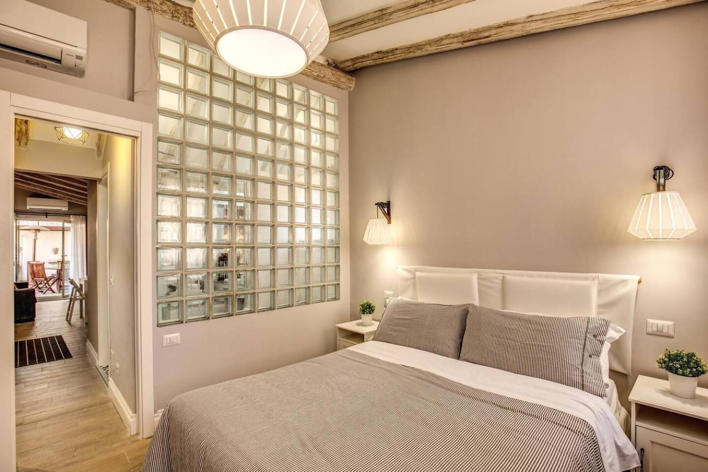 ローマAttic With Terrace By Trevi Fountainアパートメント エクステリア 写真